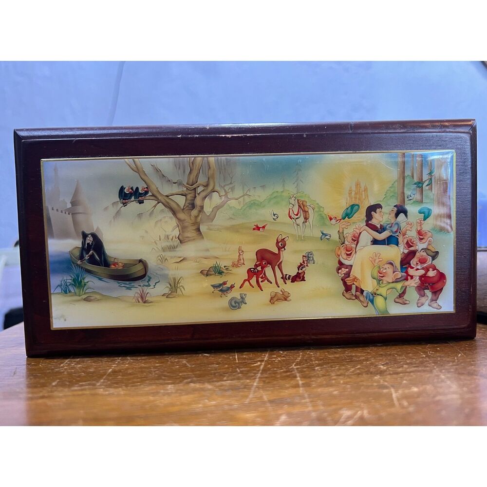 Disney Snow White and the Seven Dwarfs Boxed Watch Limited Edition of 5000